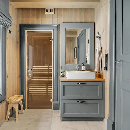 Casa de Férias Modern Log For Whole Family At *