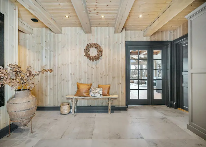 Modern Log For Whole Family At גיילו